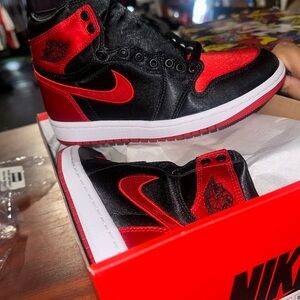 Jordan 1 satin